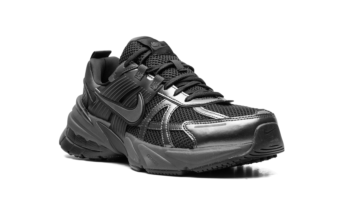 V2K Run "Black Dark Smoke Grey" HJ4497 001