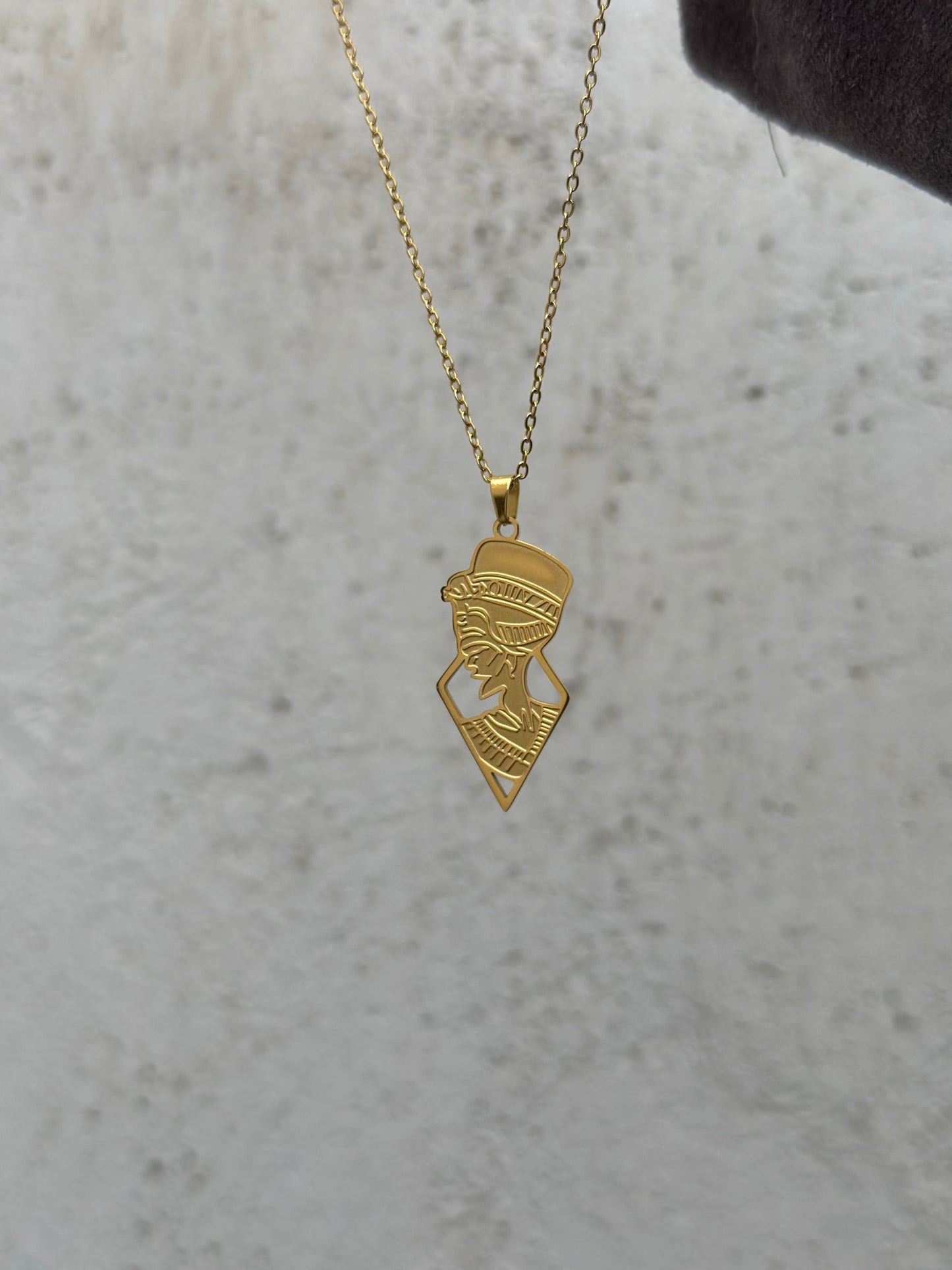 Nefrtiti Golden Necklace