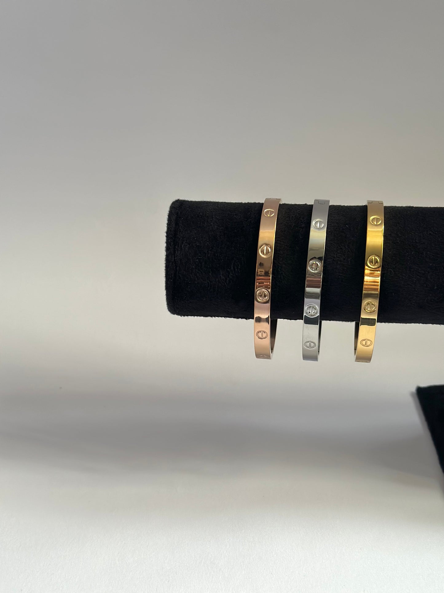 Cartier bundle