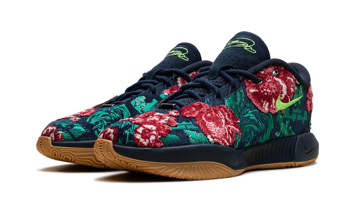 LeBron 21 "Grandma's Couch" FV7276 400