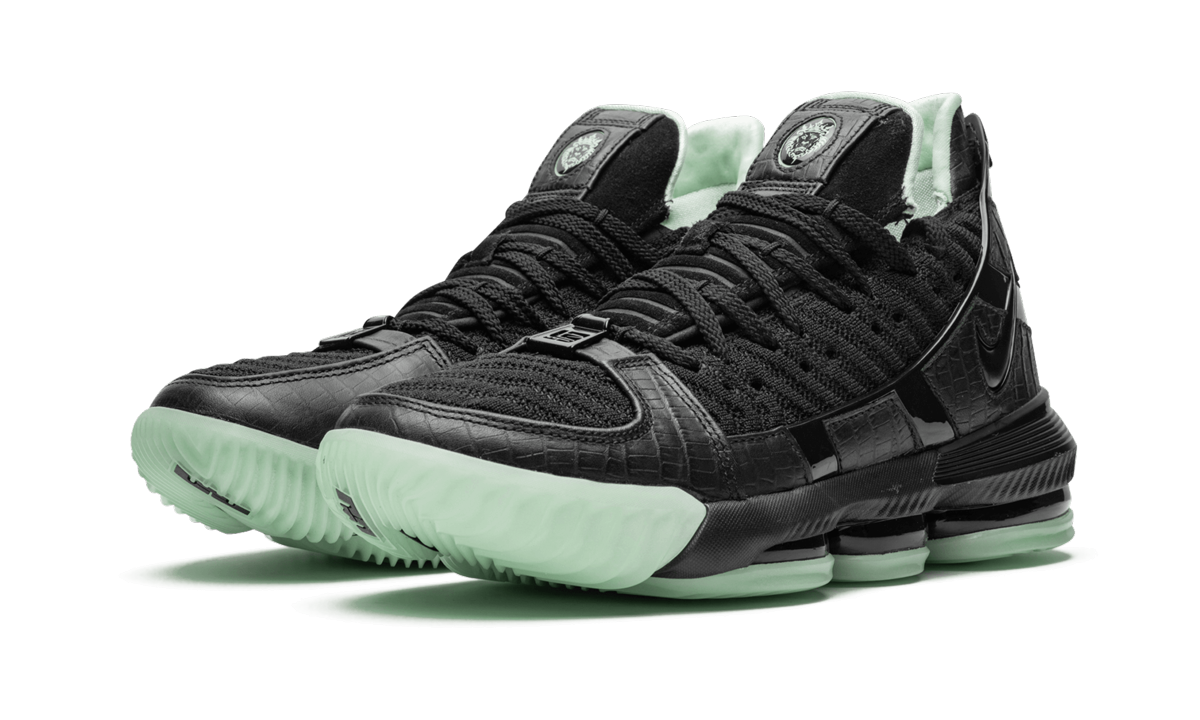 Lebron 16 SB "Glow" CD2451 001