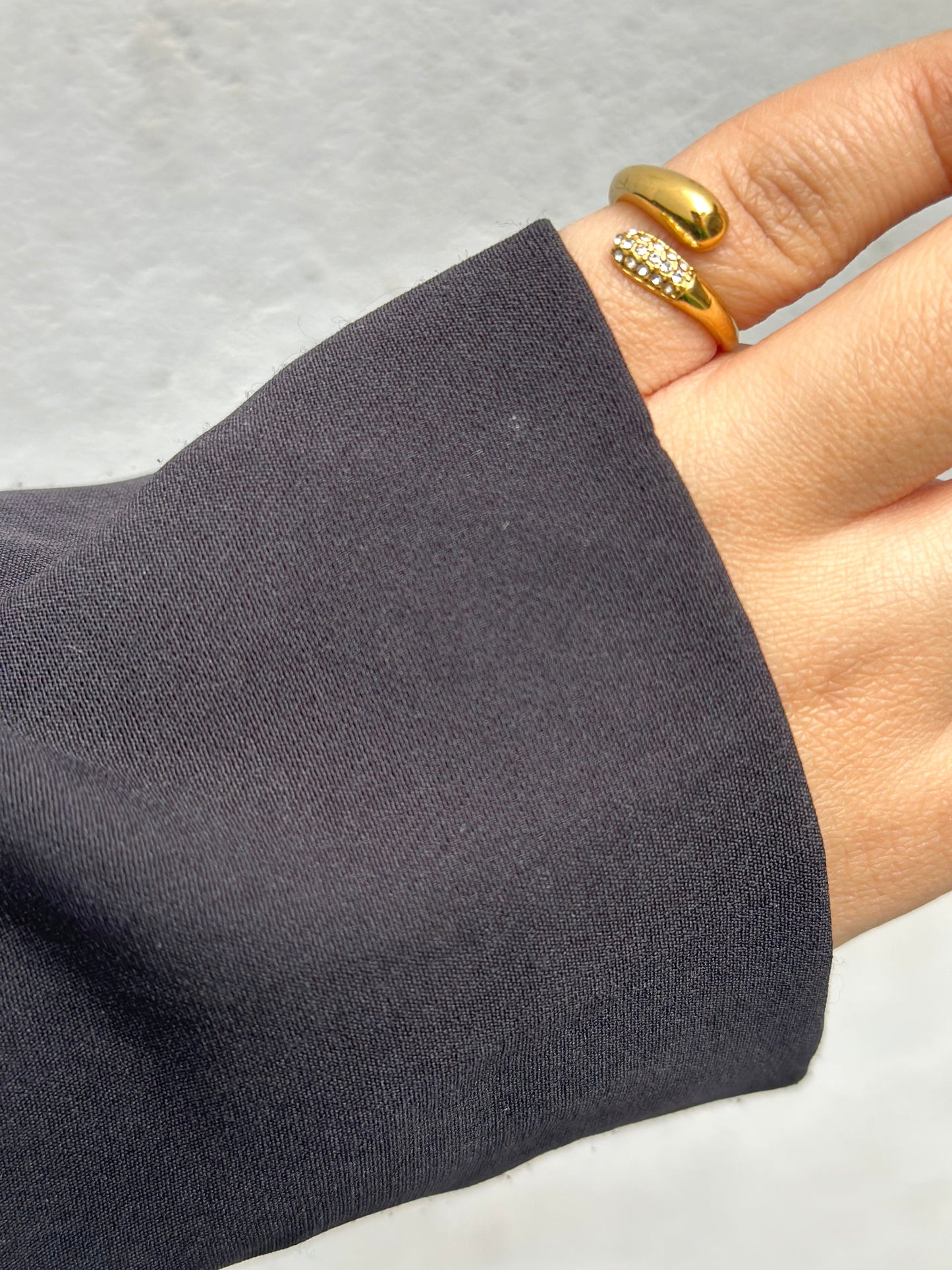 Shine water drop pinky ring