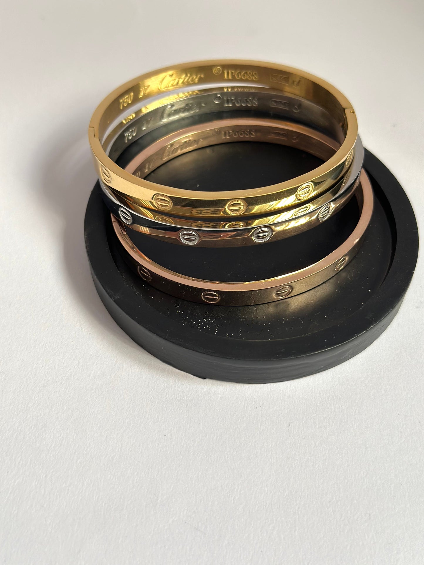 Cartier bundle
