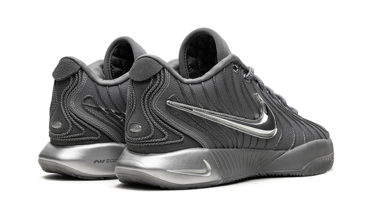 LeBron 21 "Cool Grey" HF5353 001