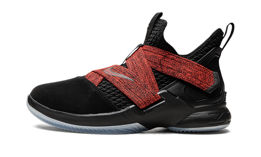 Lebron Soldier 12 GS "Bred" AA1352 003
