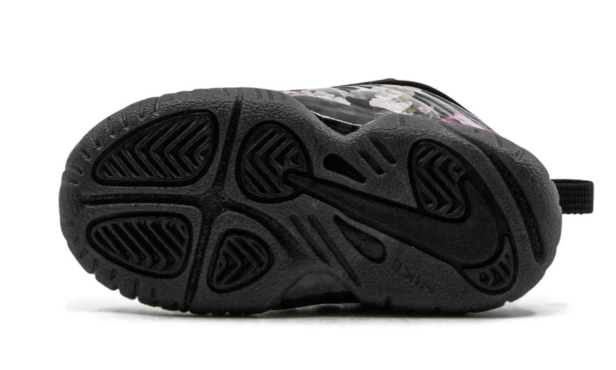 Little Posite One PRM TD "BLACK / BLACK-METALLIC GOLD" AT8250 001