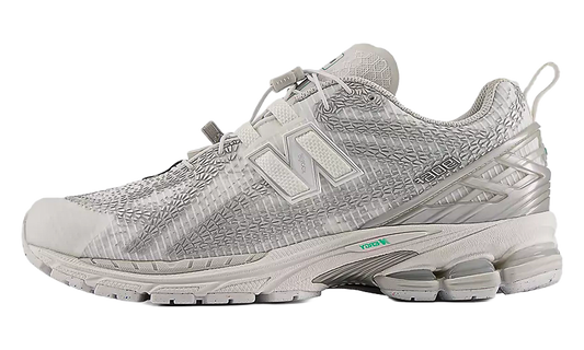 1906F "White Silver Metallic" U190611X